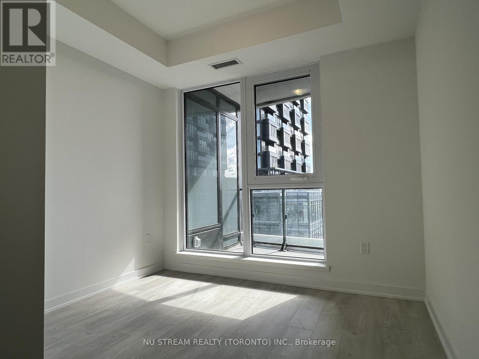 425 - 1 Kyle Lowry Road, Toronto, Ontario  M3C 0S6 - Photo 9 - C12452259