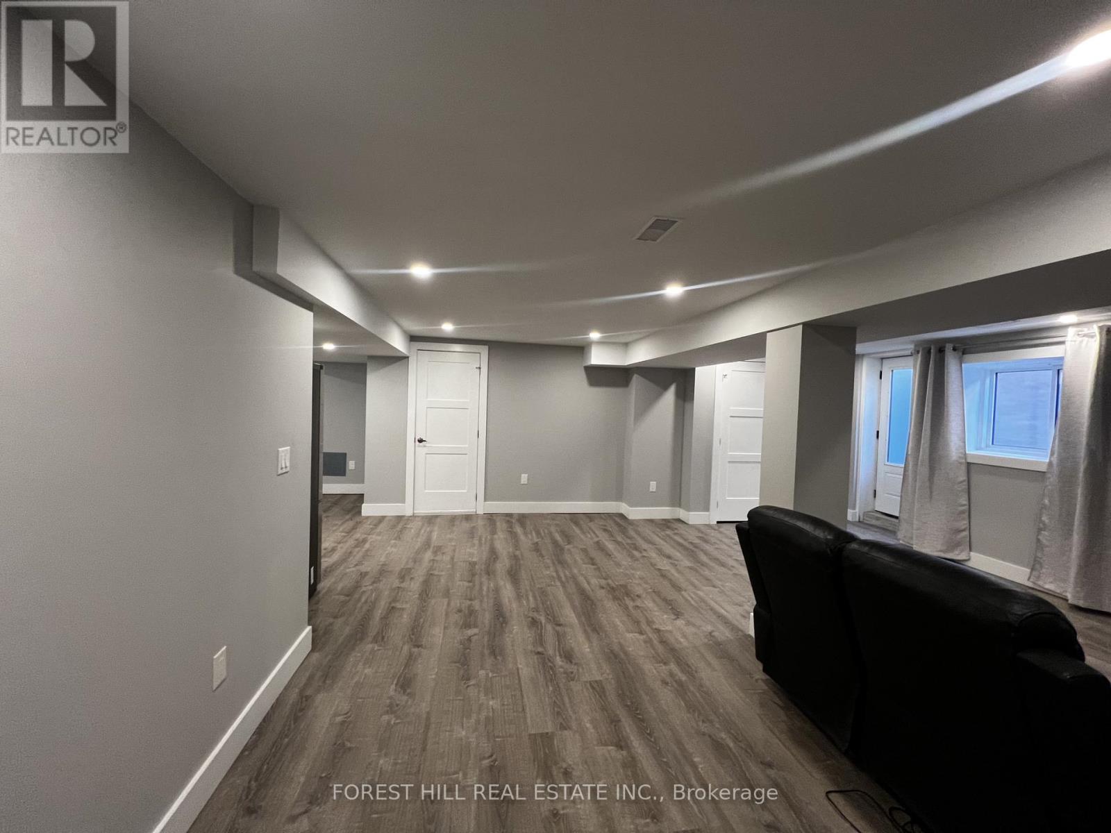 Lower - 181 Johnson Street, Barrie, Ontario  L4M 6B1 - Photo 12 - S12471958