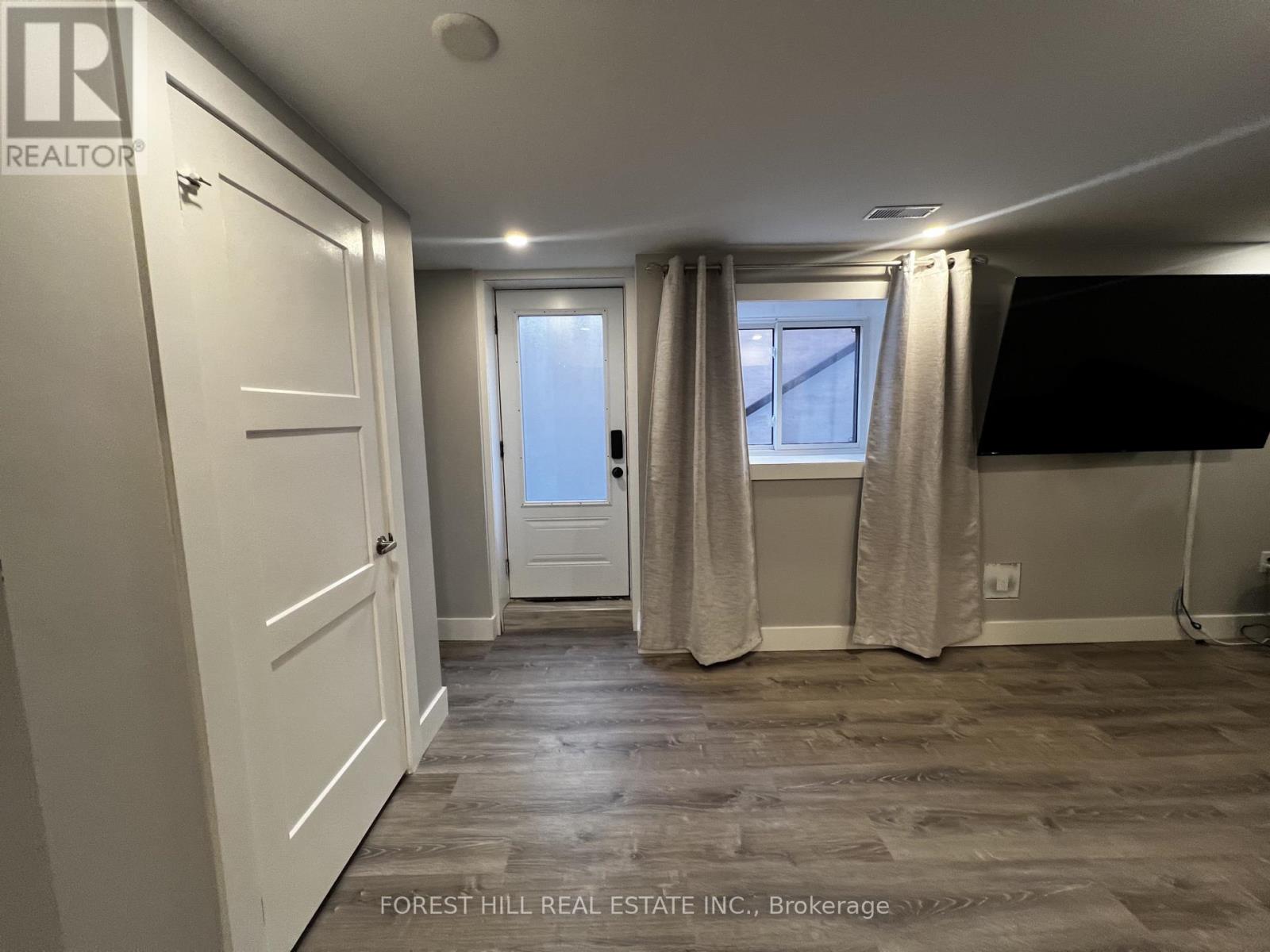 Lower - 181 Johnson Street, Barrie, Ontario  L4M 6B1 - Photo 8 - S12471958