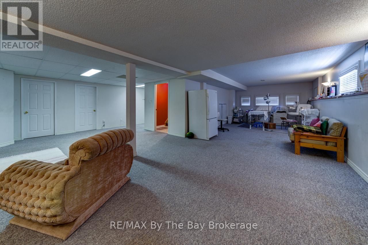 26 Timberland Crescent, Wasaga Beach, Ontario  L9Z 1G7 - Photo 22 - S12472085
