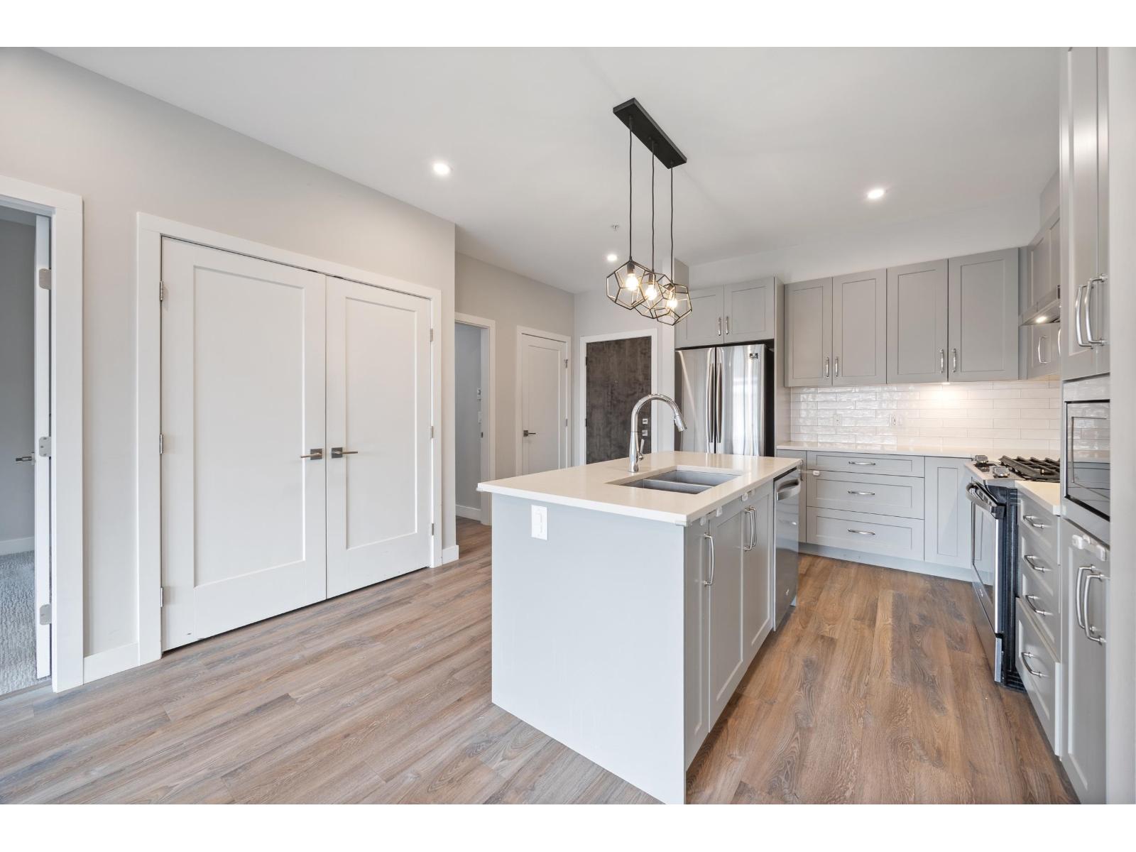 412 15436 31 Avenue, Surrey, British Columbia  V3Z 1H3 - Photo 8 - R3041100