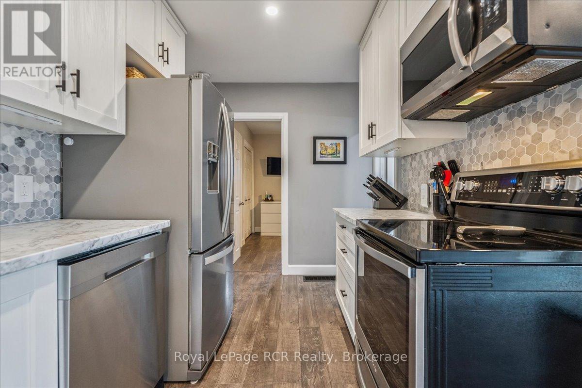 224 Finden Street, Georgian Bluffs, Ontario  N4K 6V5 - Photo 17 - X12472015