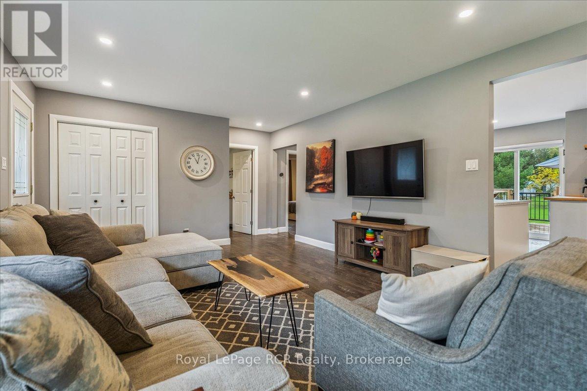 224 Finden Street, Georgian Bluffs, Ontario  N4K 6V5 - Photo 8 - X12472015