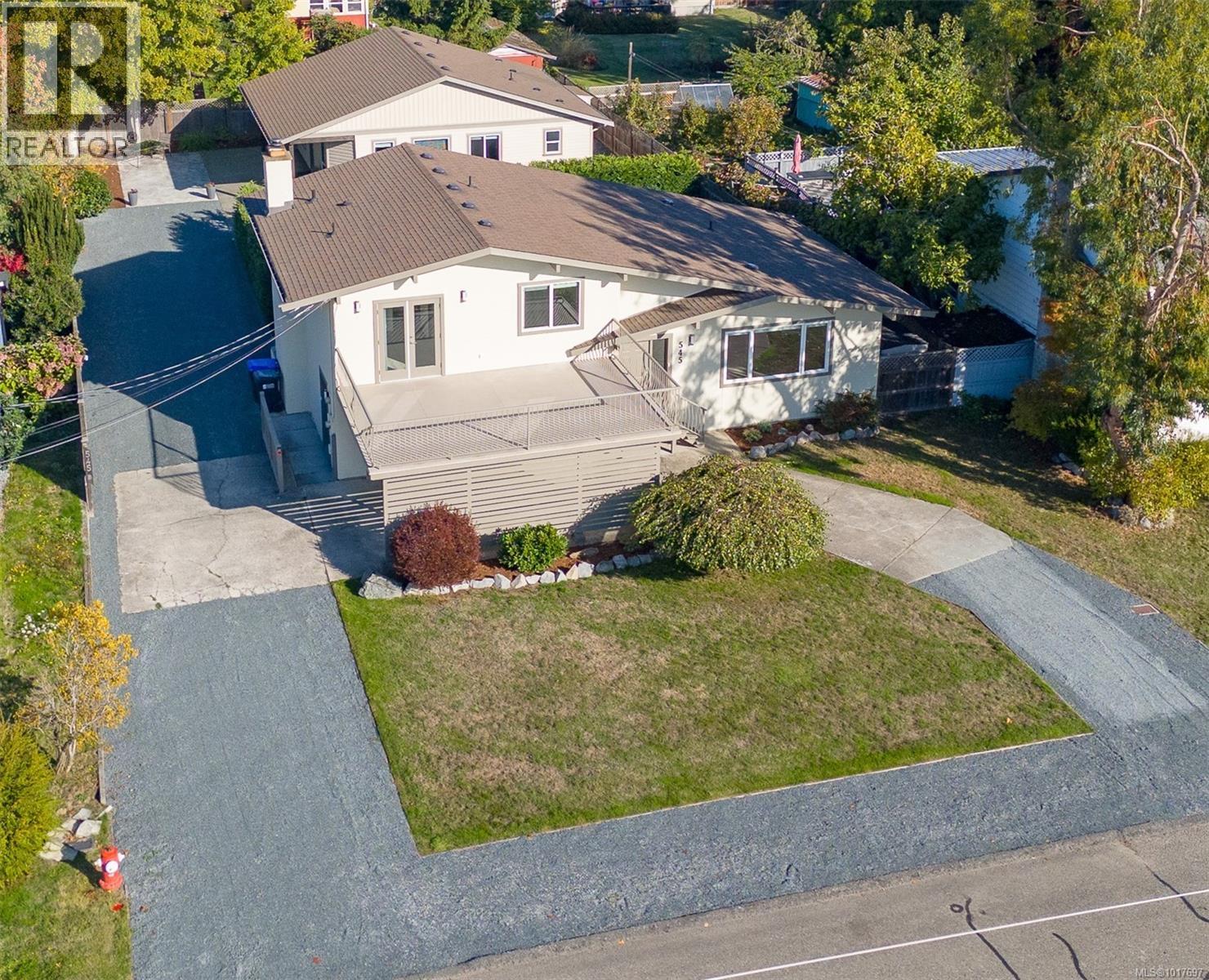 545 Rowan Ave, Parksville, British Columbia