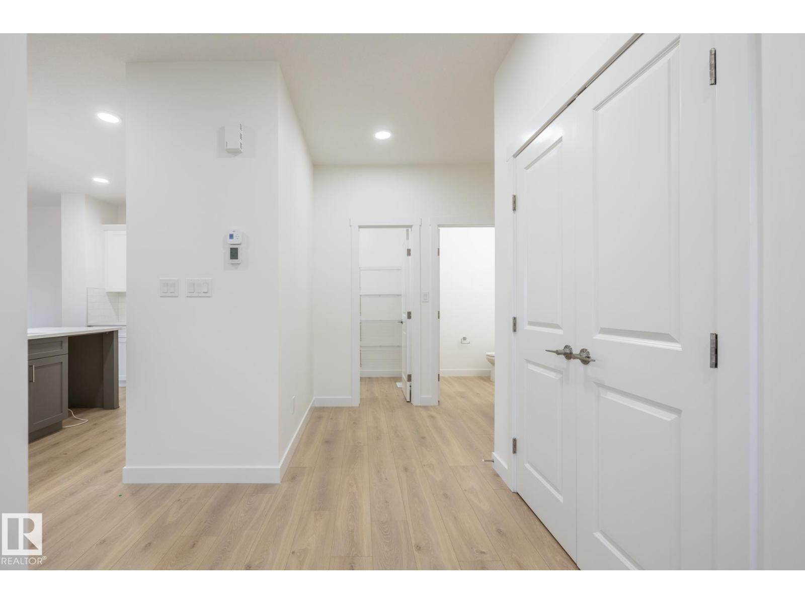 5264 Kinney Pl Sw, Edmonton, Alberta  T6W 1A8 - Photo 3 - E4462811