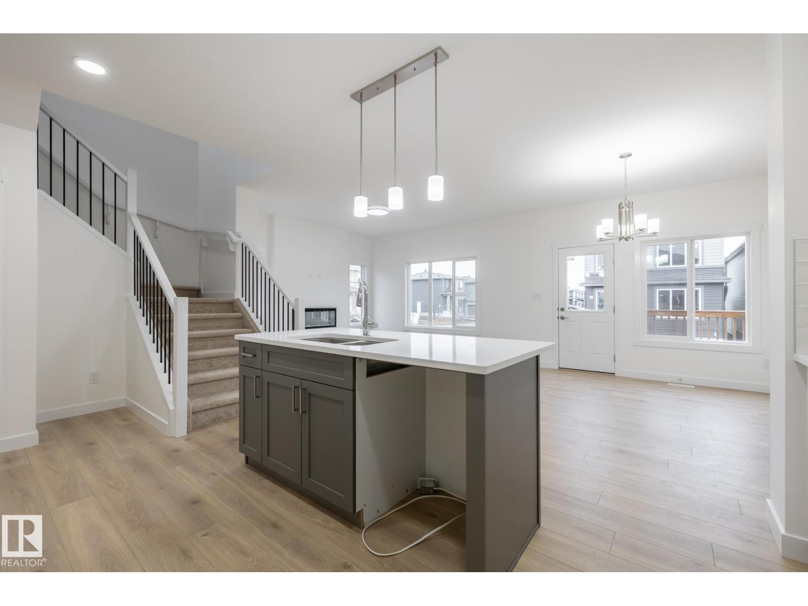 5264 Kinney Pl Sw, Edmonton, Alberta  T6W 1A8 - Photo 4 - E4462811