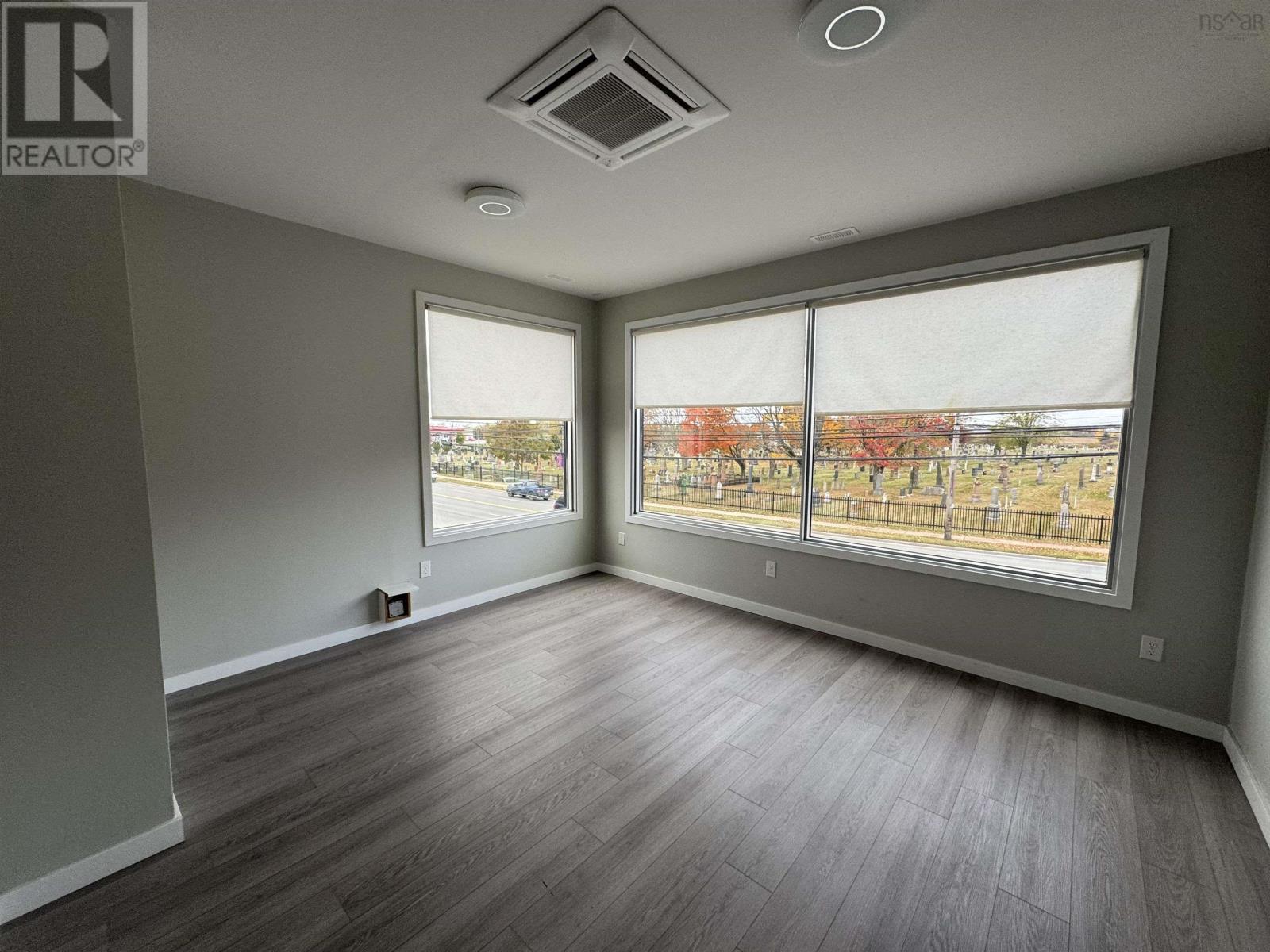 160e Robie Street, Truro, Nova Scotia  B2N 1L1 - Photo 8 - 202526212