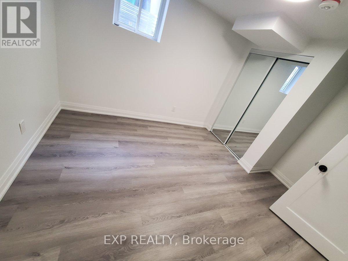 52 Sunny Glen Crescent, Brampton, Ontario  L7A 2C6 - Photo 11 - W12471943
