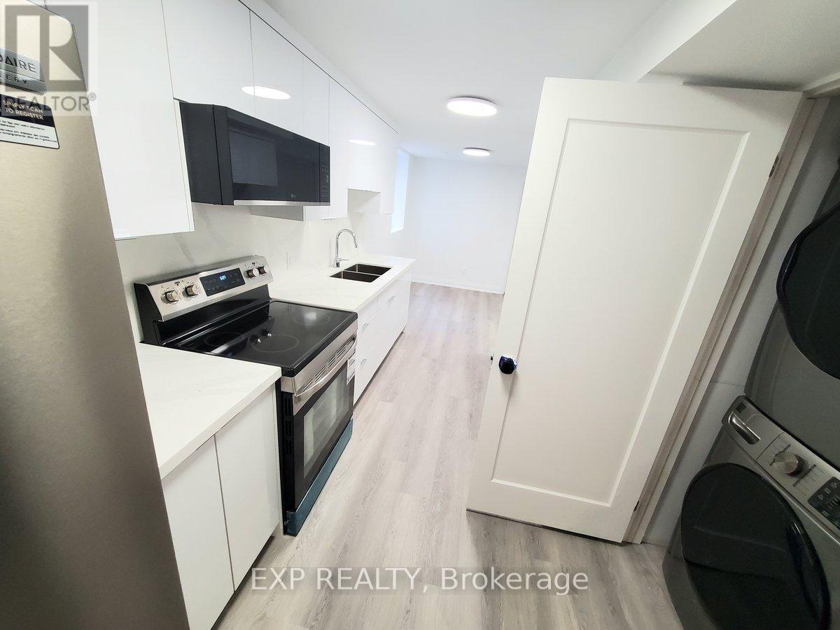 52 Sunny Glen Crescent, Brampton, Ontario  L7A 2C6 - Photo 6 - W12471943