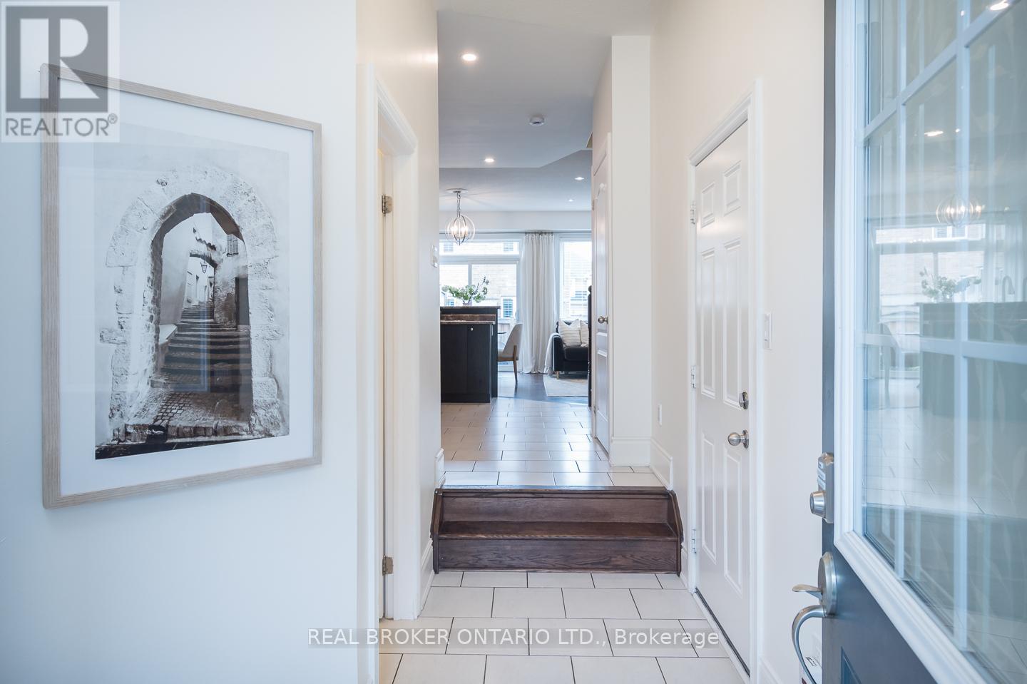 673 Sauve Street, Milton, Ontario  L9T 8M4 - Photo 6 - W12471987