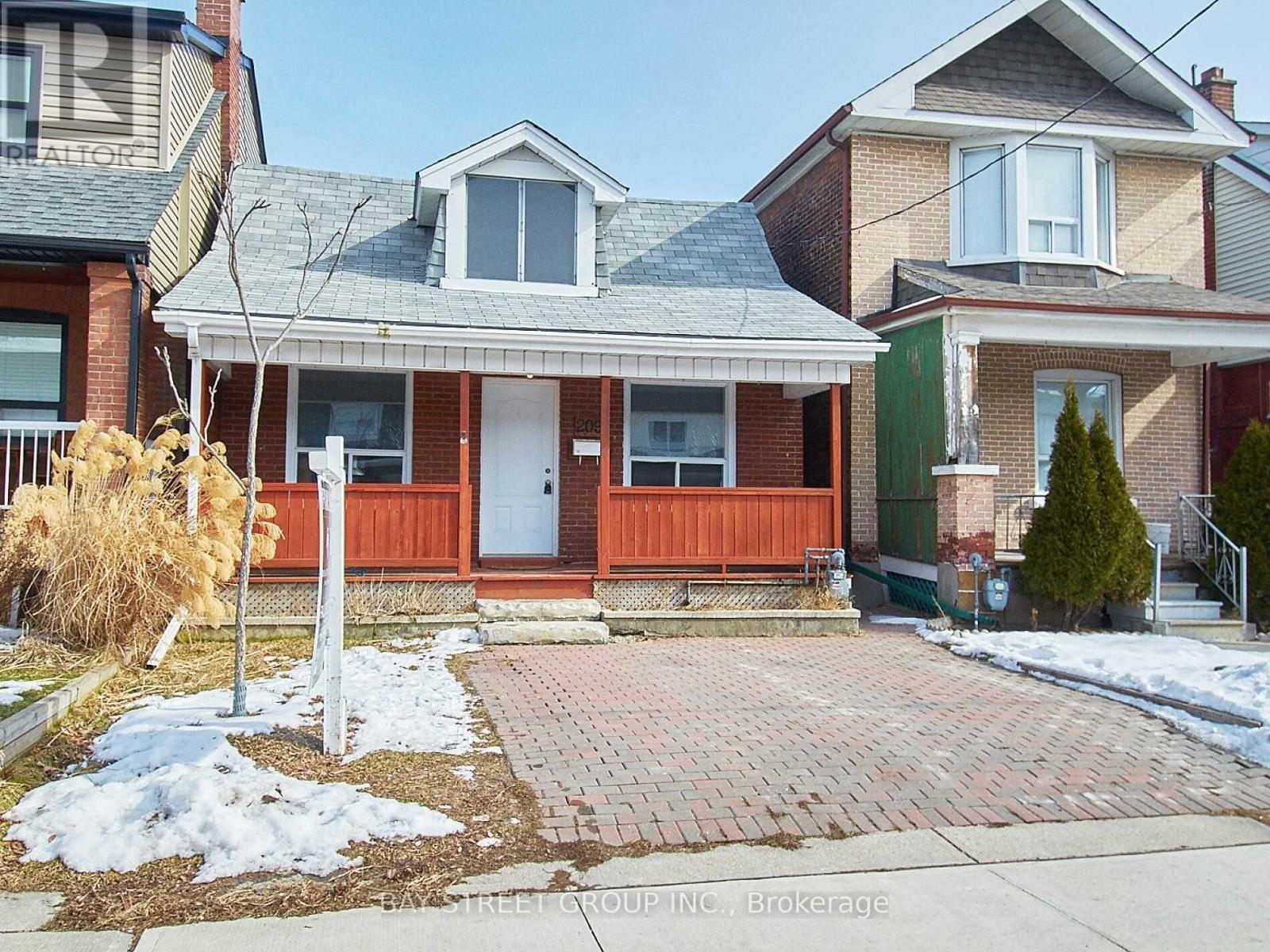 209 Silverthorn Avenue N, Toronto, Ontario  M6N 3K2 - Photo 35 - W12472001