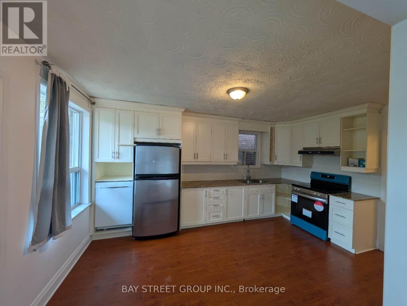 209 Silverthorn Avenue N, Toronto, Ontario  M6N 3K2 - Photo 9 - W12472001