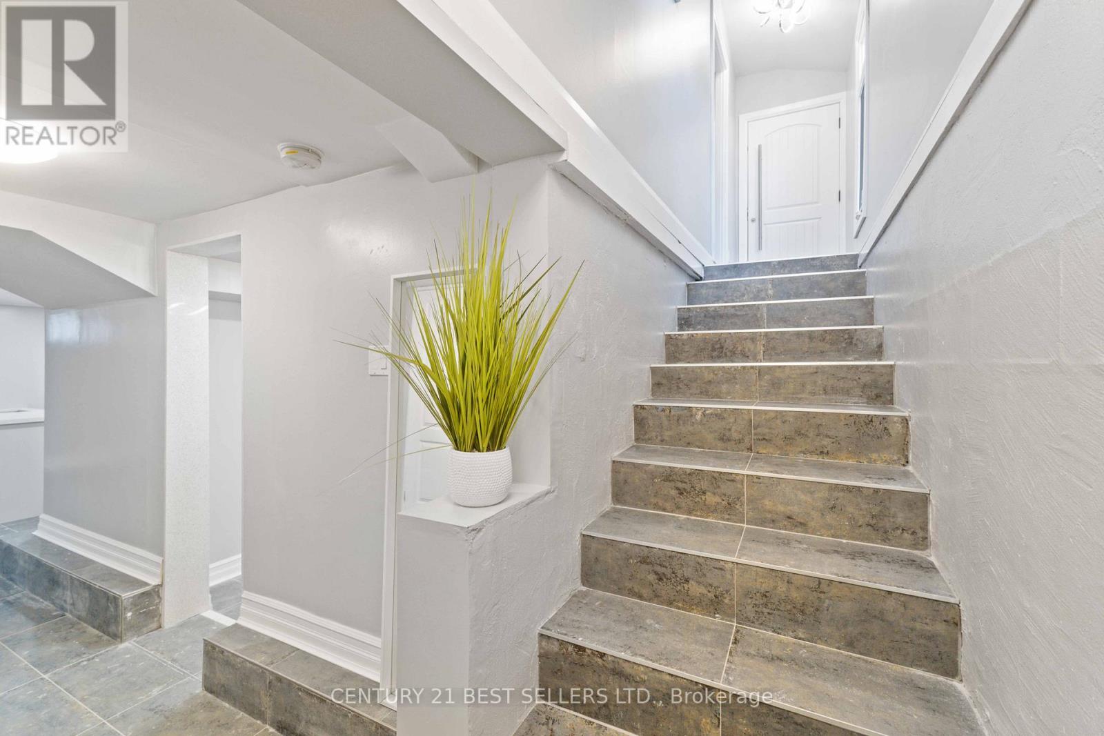 599 Beach Boulevard, Hamilton, Ontario  L8H 6X8 - Photo 34 - X12471947