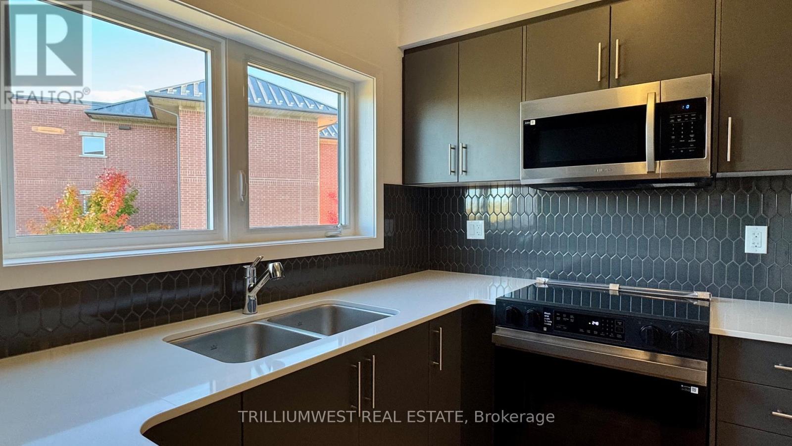 108 - 940 St. David Street N, Centre Wellington, Ontario  N1M 2W3 - Photo 11 - X12471999