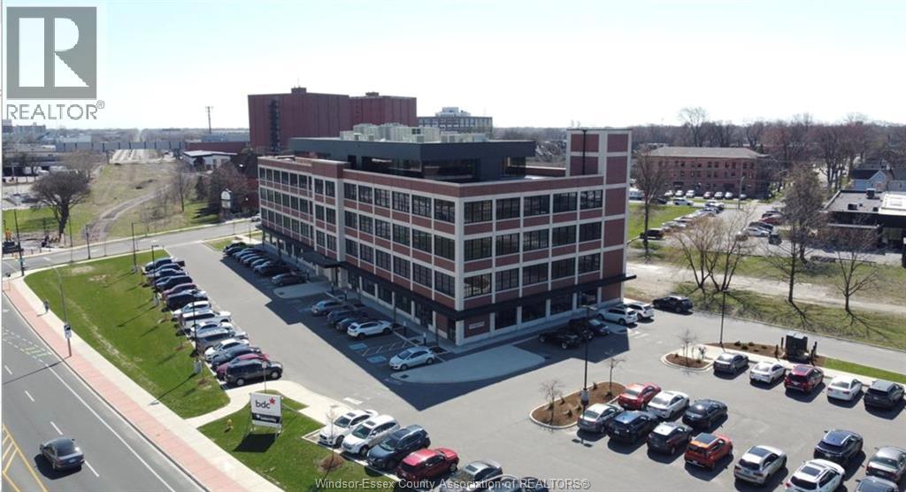 MLS# 25026632: 325 DEVONSHIRE Unit# 320, Windsor, Canada