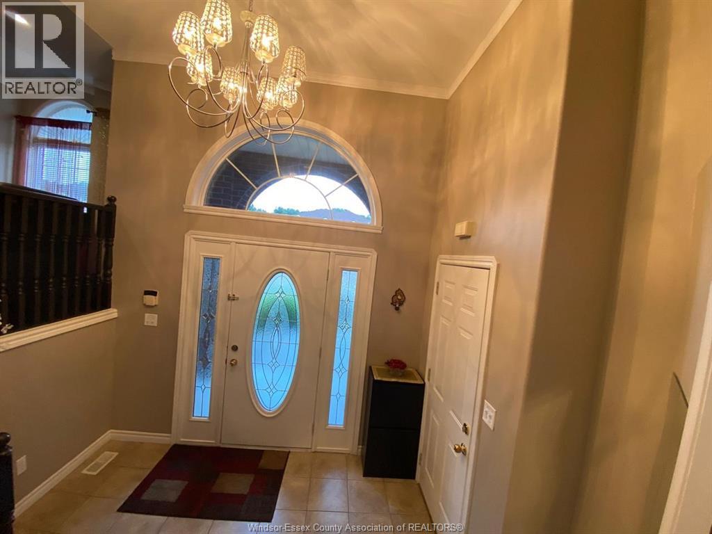MLS# 25026592: 722 NEWPORT CRESCENT, Windsor, Canada
