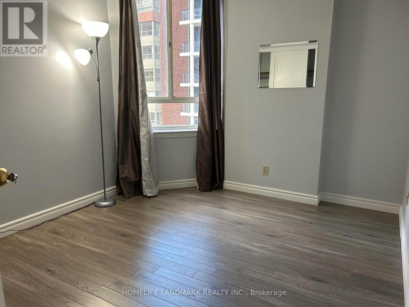 1204 - 633 Bay Street, Toronto, Ontario  M5G 2G4 - Photo 13 - C12472014
