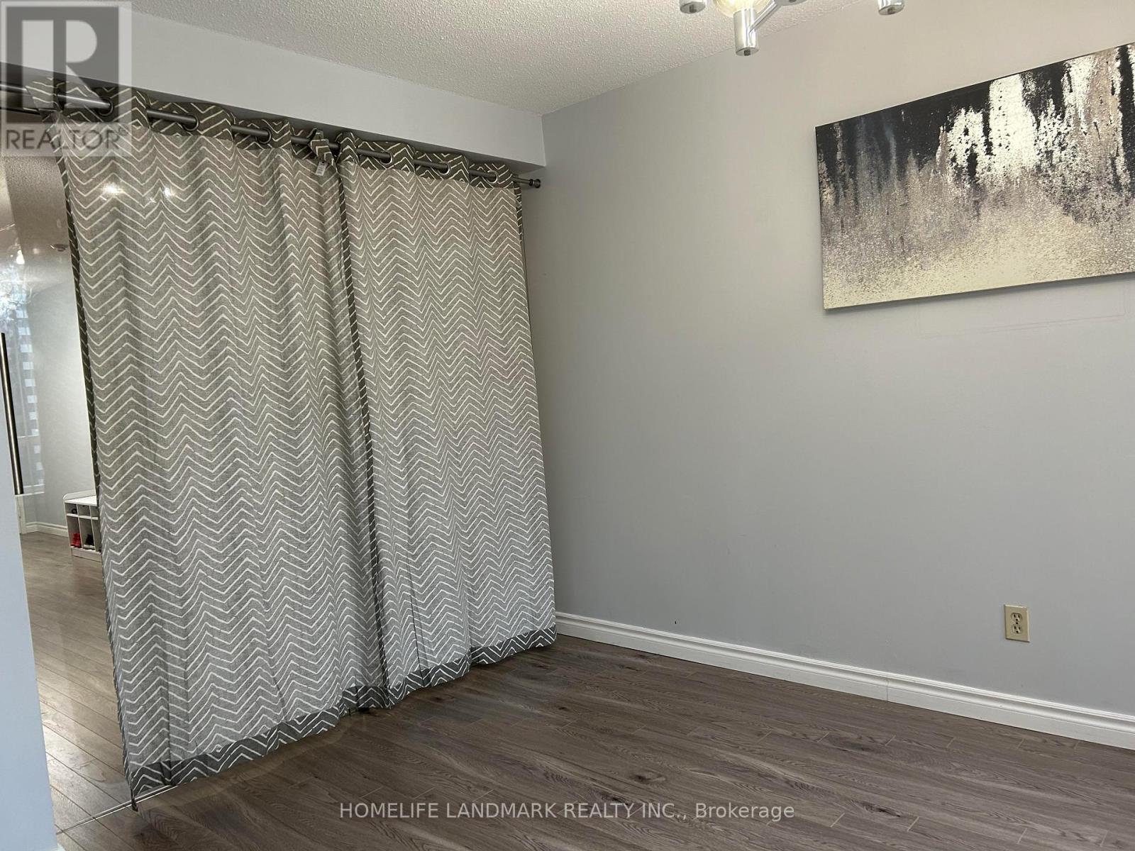 1204 - 633 Bay Street, Toronto, Ontario  M5G 2G4 - Photo 14 - C12472014