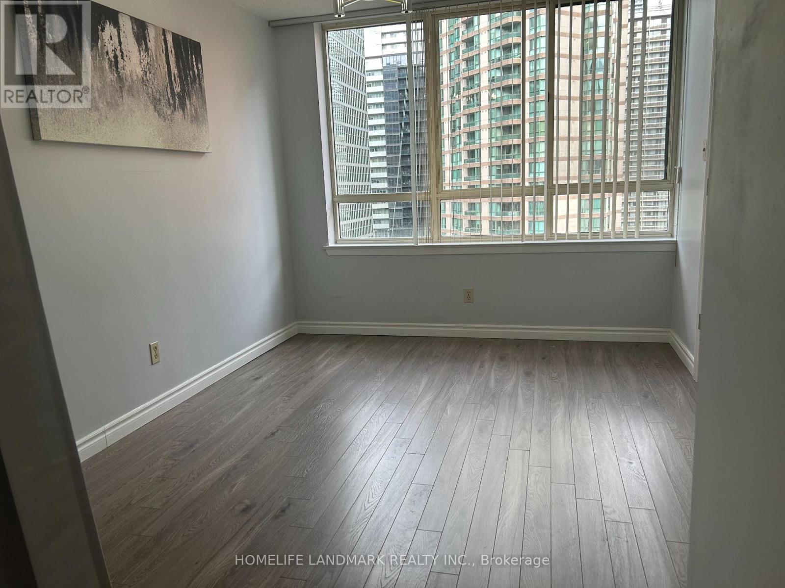 1204 - 633 Bay Street, Toronto, Ontario  M5G 2G4 - Photo 15 - C12472014