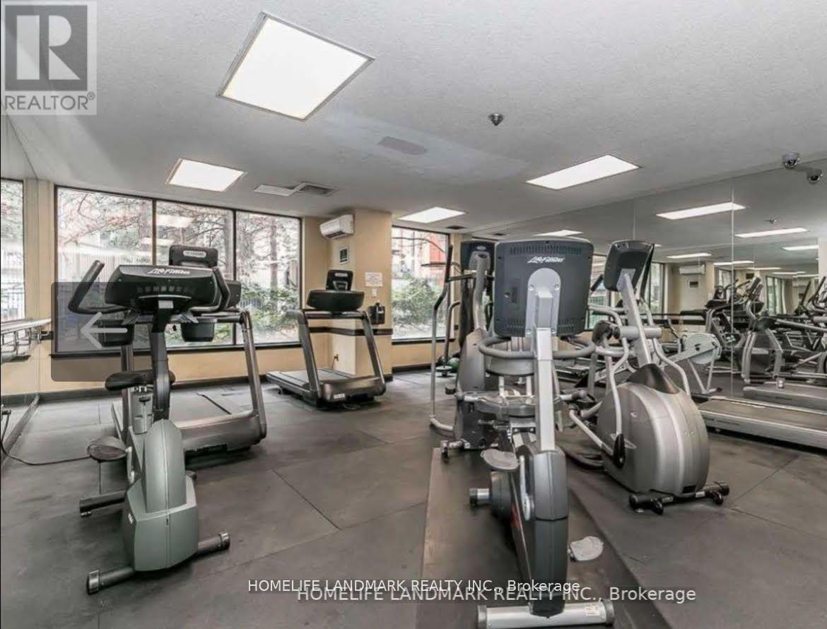1204 - 633 Bay Street, Toronto, Ontario  M5G 2G4 - Photo 18 - C12472014