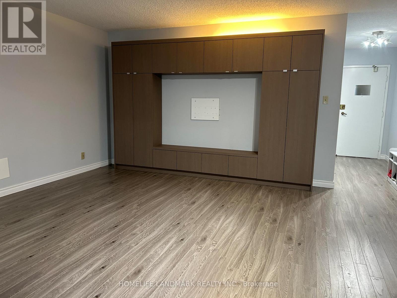 1204 - 633 Bay Street, Toronto, Ontario  M5G 2G4 - Photo 5 - C12472014