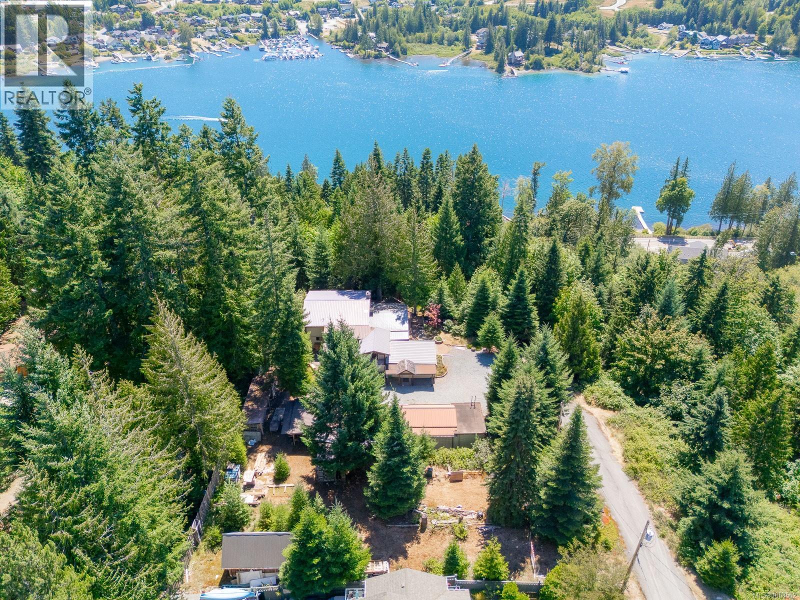 300&304 DEER Rd, Lake Cowichan, British Columbia