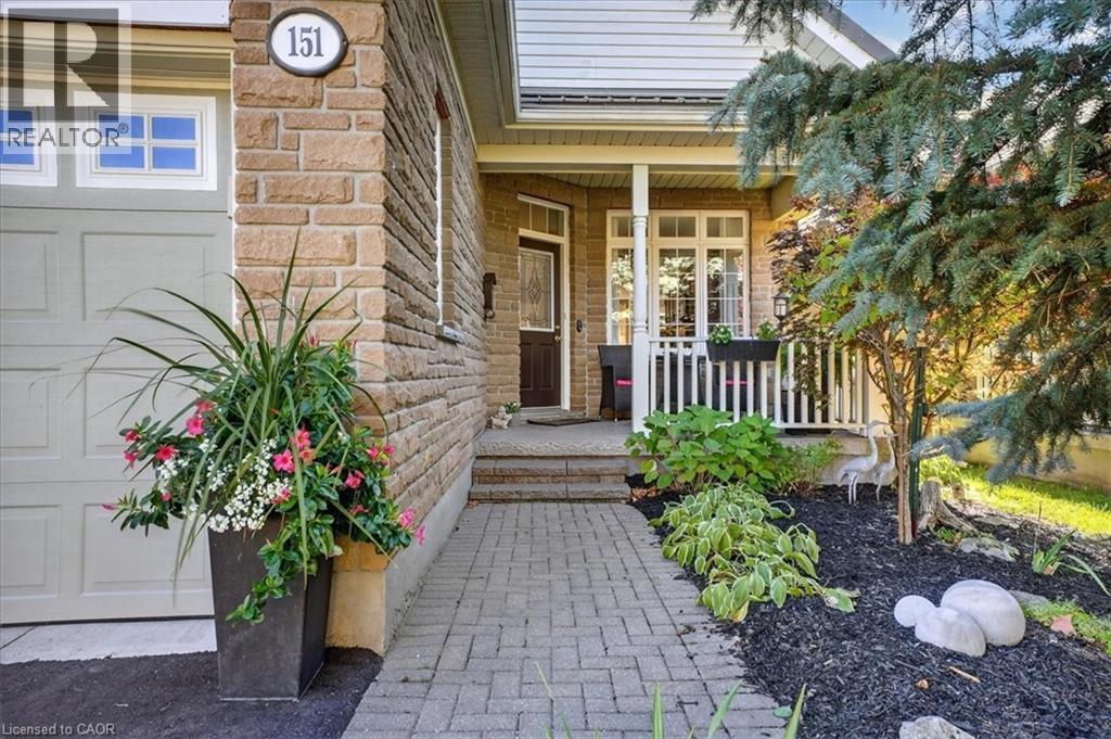 151 Reiber Court, Waterloo, Ontario  N2L 6N2 - Photo 3 - 40779303