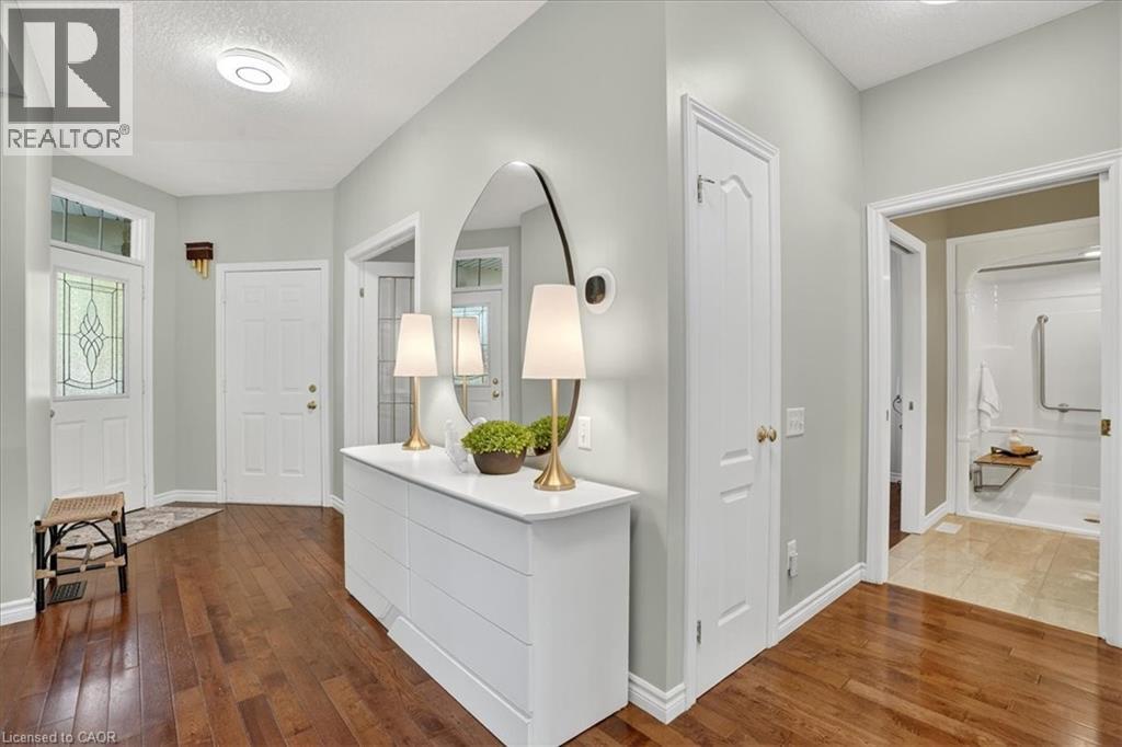 151 Reiber Court, Waterloo, Ontario  N2L 6N2 - Photo 6 - 40779303