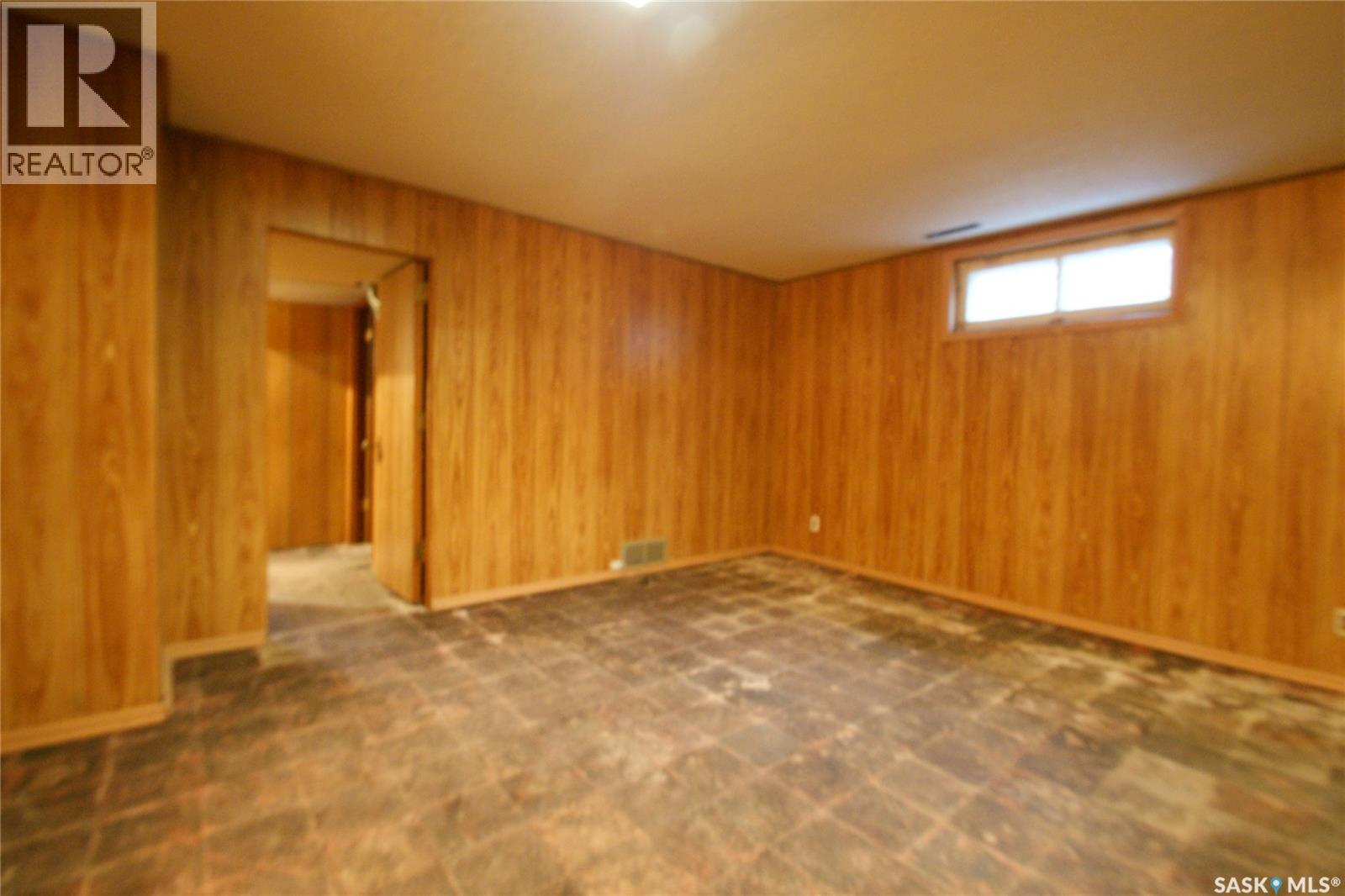2514 Dufferin Avenue, Saskatoon, Saskatchewan  S7J 1C6 - Photo 13 - SK021293