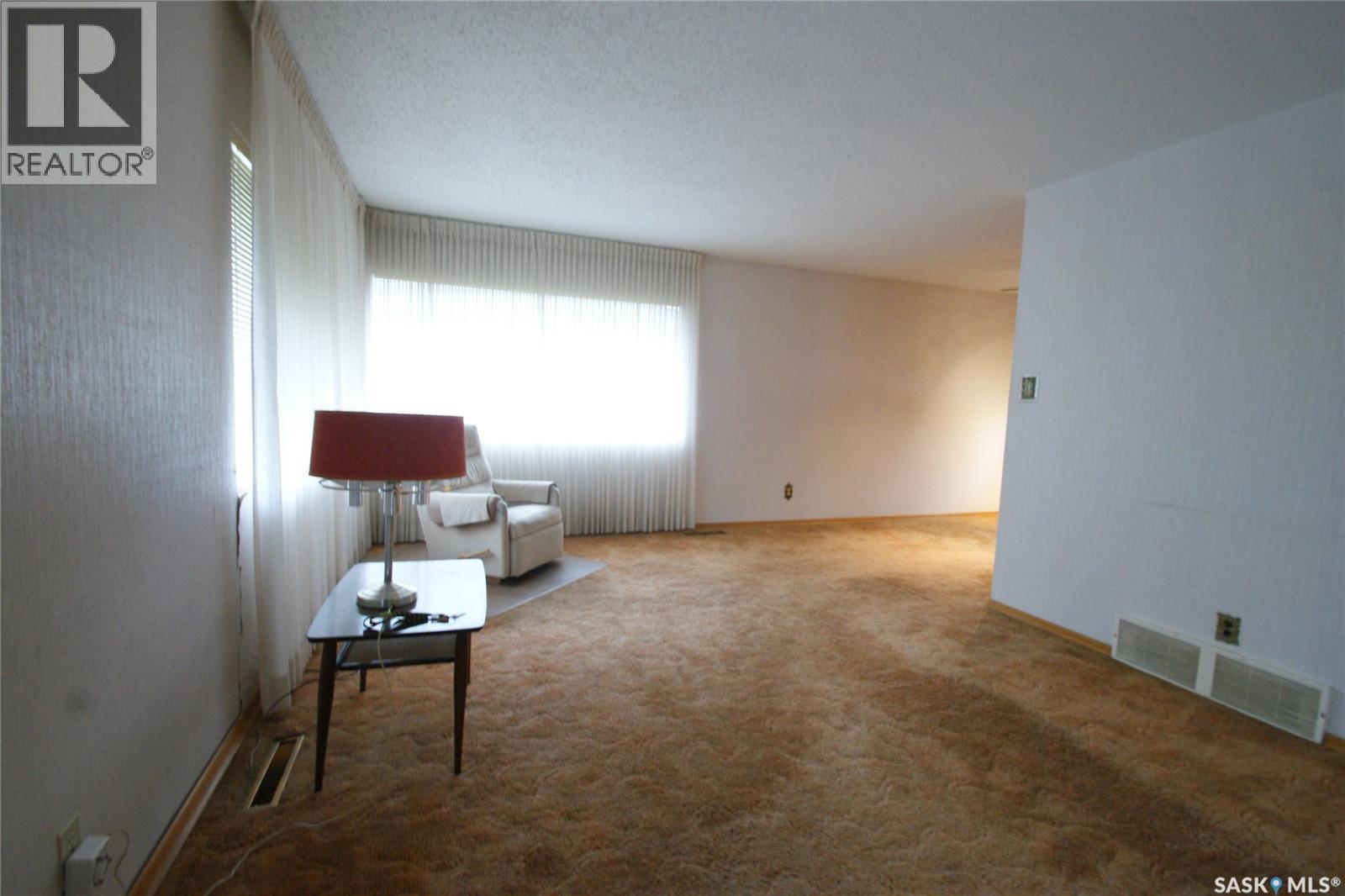 2514 Dufferin Avenue, Saskatoon, Saskatchewan  S7J 1C6 - Photo 2 - SK021293