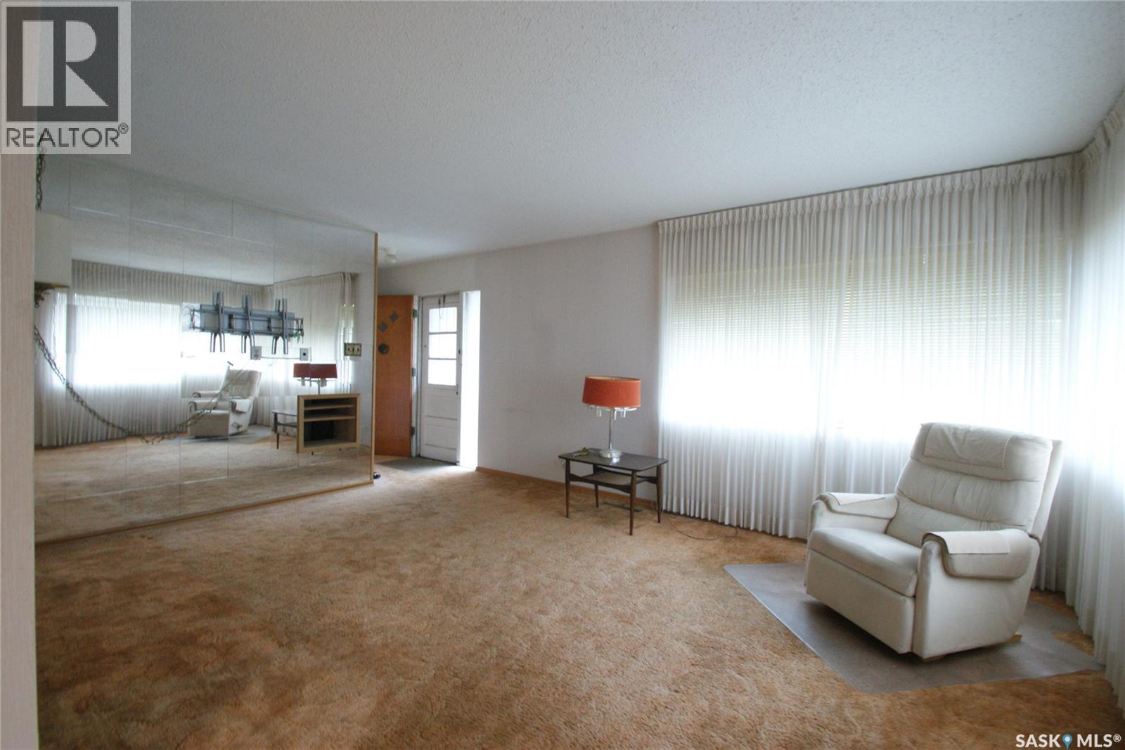 2514 Dufferin Avenue, Saskatoon, Saskatchewan  S7J 1C6 - Photo 3 - SK021293