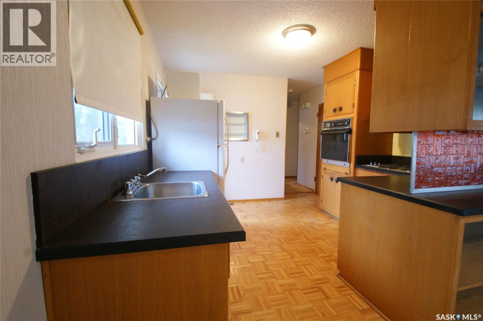 2514 Dufferin Avenue, Saskatoon, Saskatchewan  S7J 1C6 - Photo 6 - SK021293