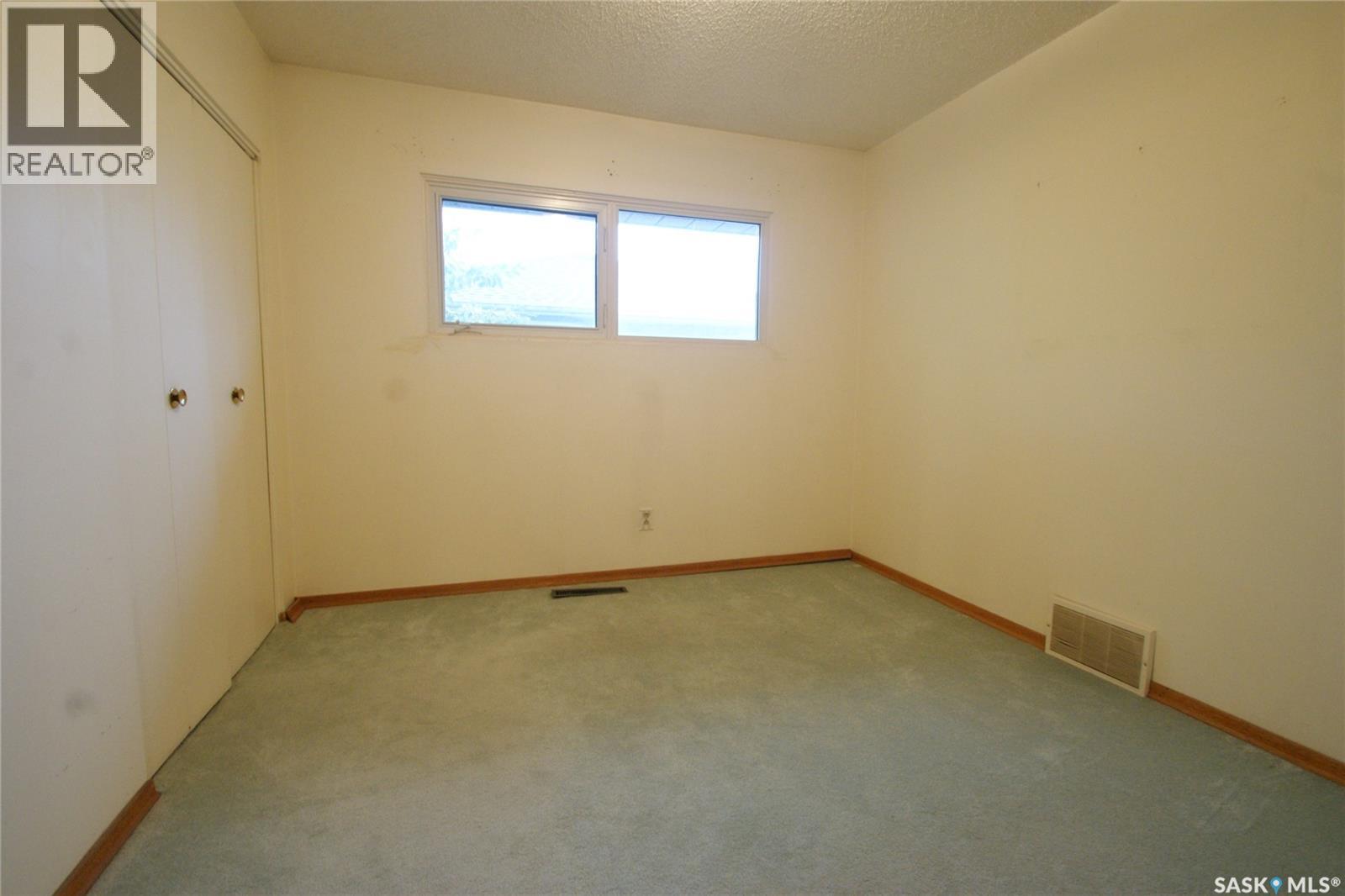 2514 Dufferin Avenue, Saskatoon, Saskatchewan  S7J 1C6 - Photo 9 - SK021293