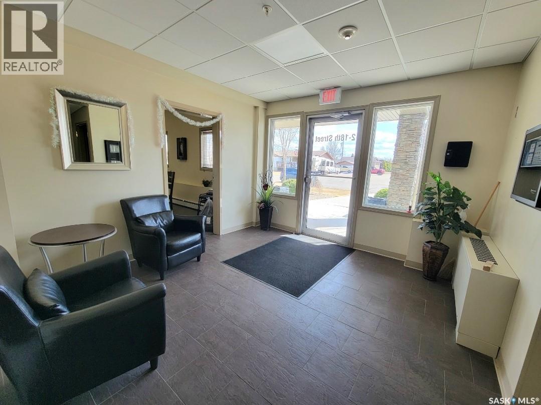 201 2 18th Street, Battleford, Saskatchewan  S0M 0E0 - Photo 3 - SK021281