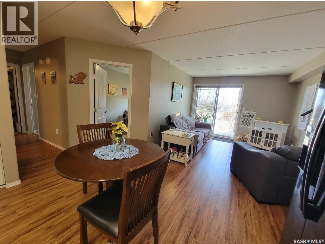 201 2 18th Street, Battleford, Saskatchewan  S0M 0E0 - Photo 4 - SK021281