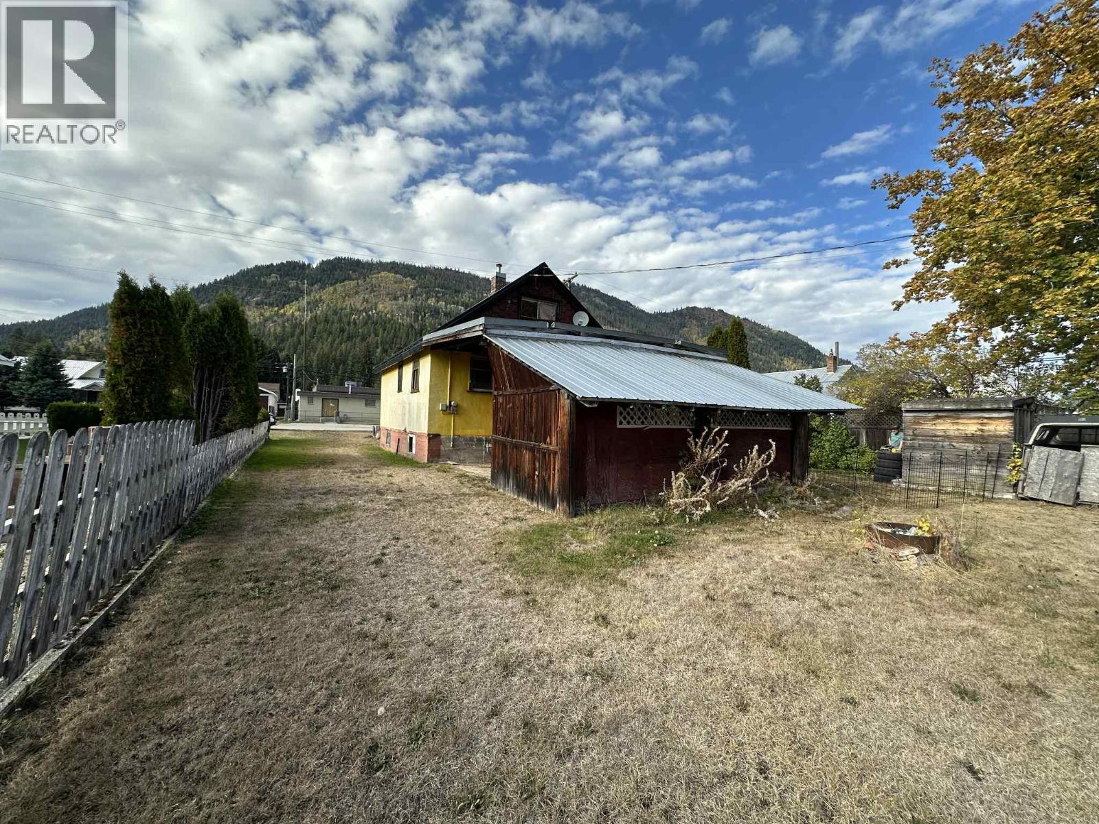 515 Sayward Avenue, Salmo, British Columbia  V0G 1Z0 - Photo 16 - 10365569