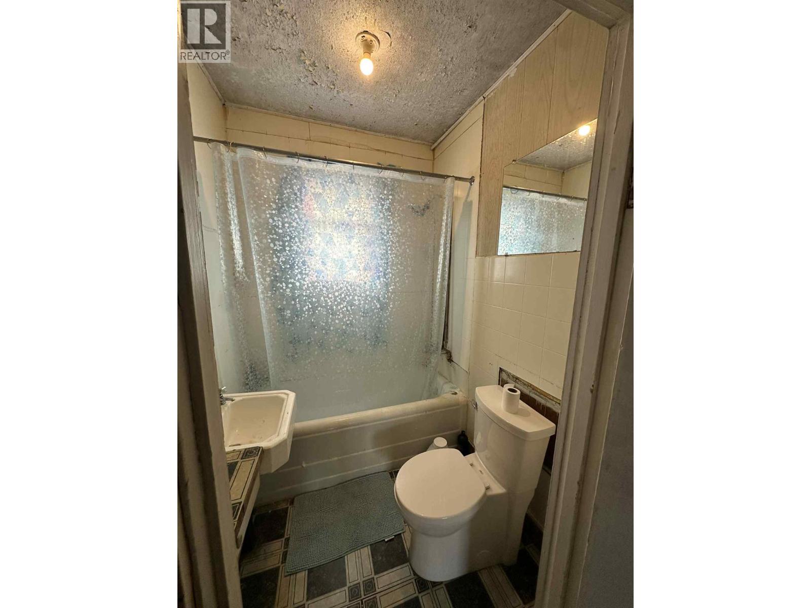 515 Sayward Avenue, Salmo, British Columbia  V0G 1Z0 - Photo 9 - 10365569