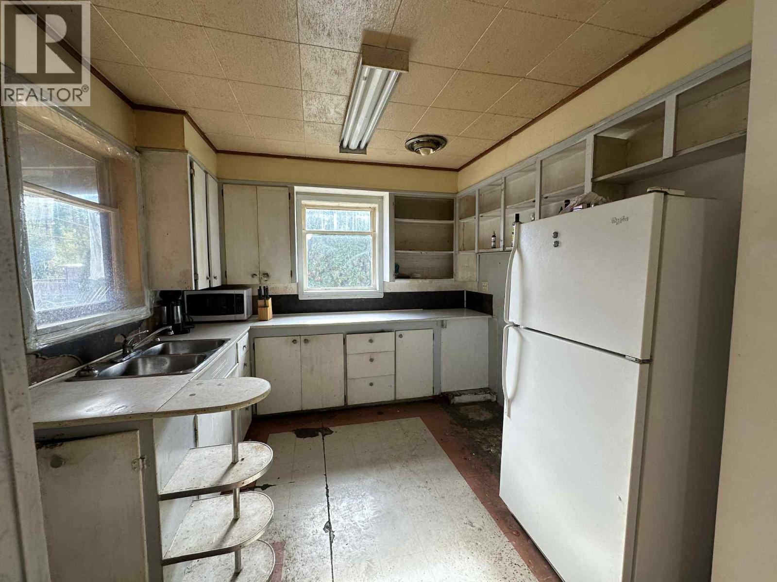515 Sayward Avenue, Salmo, British Columbia  V0G 1Z0 - Photo 5 - 10365569