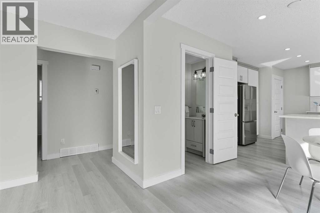 2009 Cottonwood Crescent Se, Calgary, Alberta  T2B 1P9 - Photo 12 - A2262374