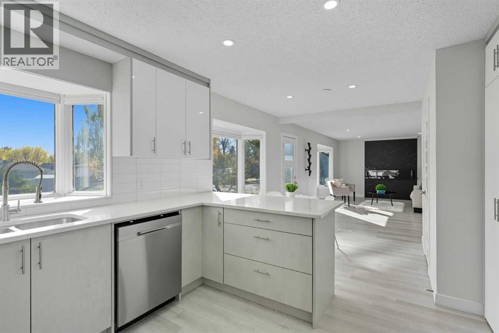 2009 Cottonwood Crescent Se, Calgary, Alberta  T2B 1P9 - Photo 9 - A2262374