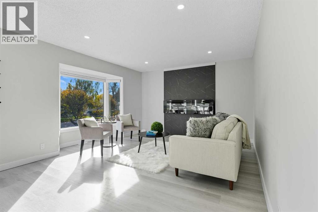 2009 Cottonwood Crescent Se, Calgary, Alberta  T2B 1P9 - Photo 4 - A2262374