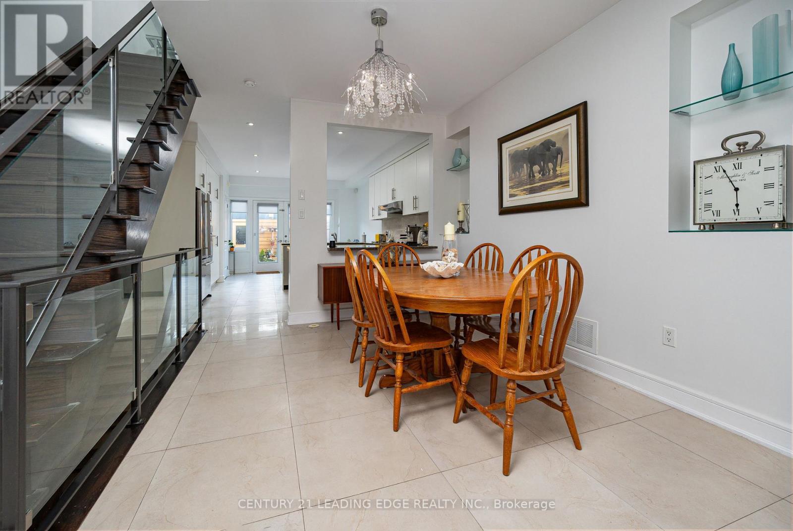 82 Woodbine Avenue, Toronto, Ontario  M4L 2A2 - Photo 5 - E12472050