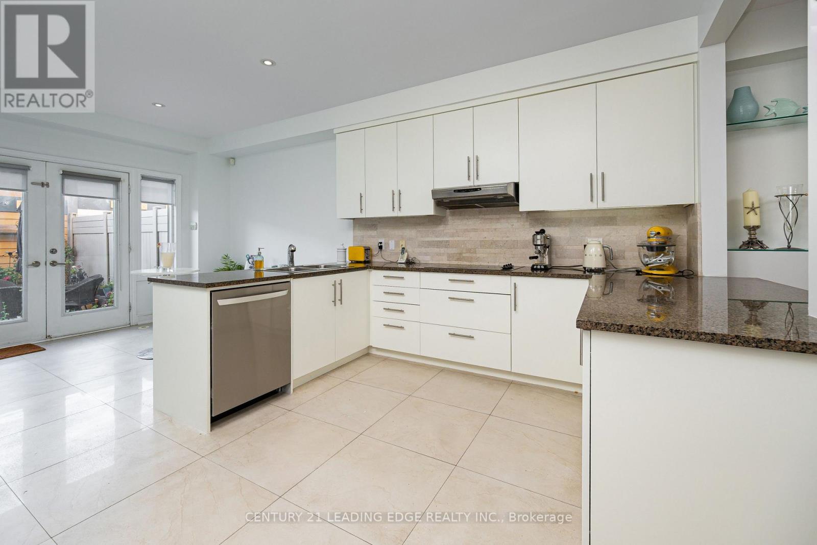 82 Woodbine Avenue, Toronto, Ontario  M4L 2A2 - Photo 6 - E12472050