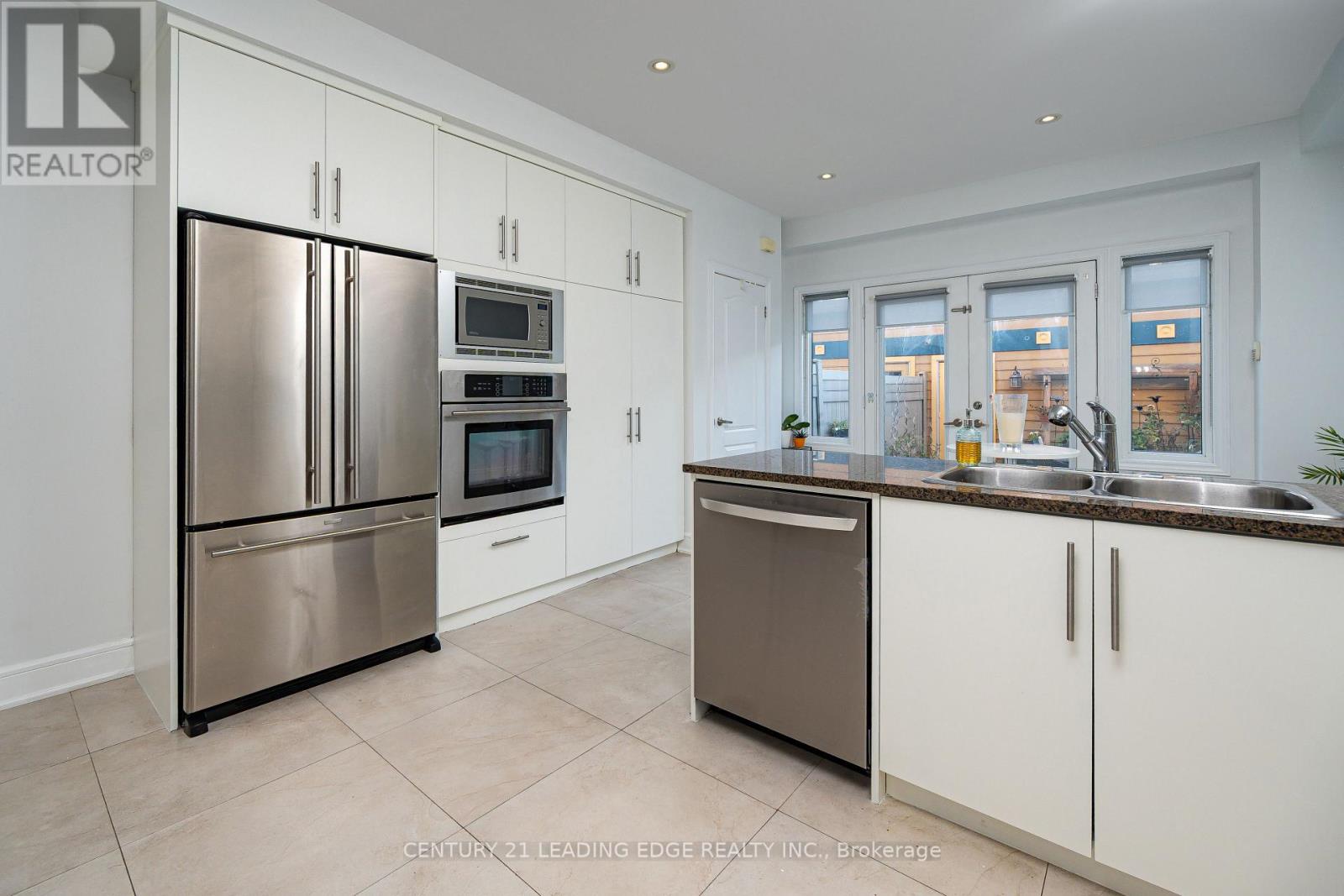 82 Woodbine Avenue, Toronto, Ontario  M4L 2A2 - Photo 7 - E12472050