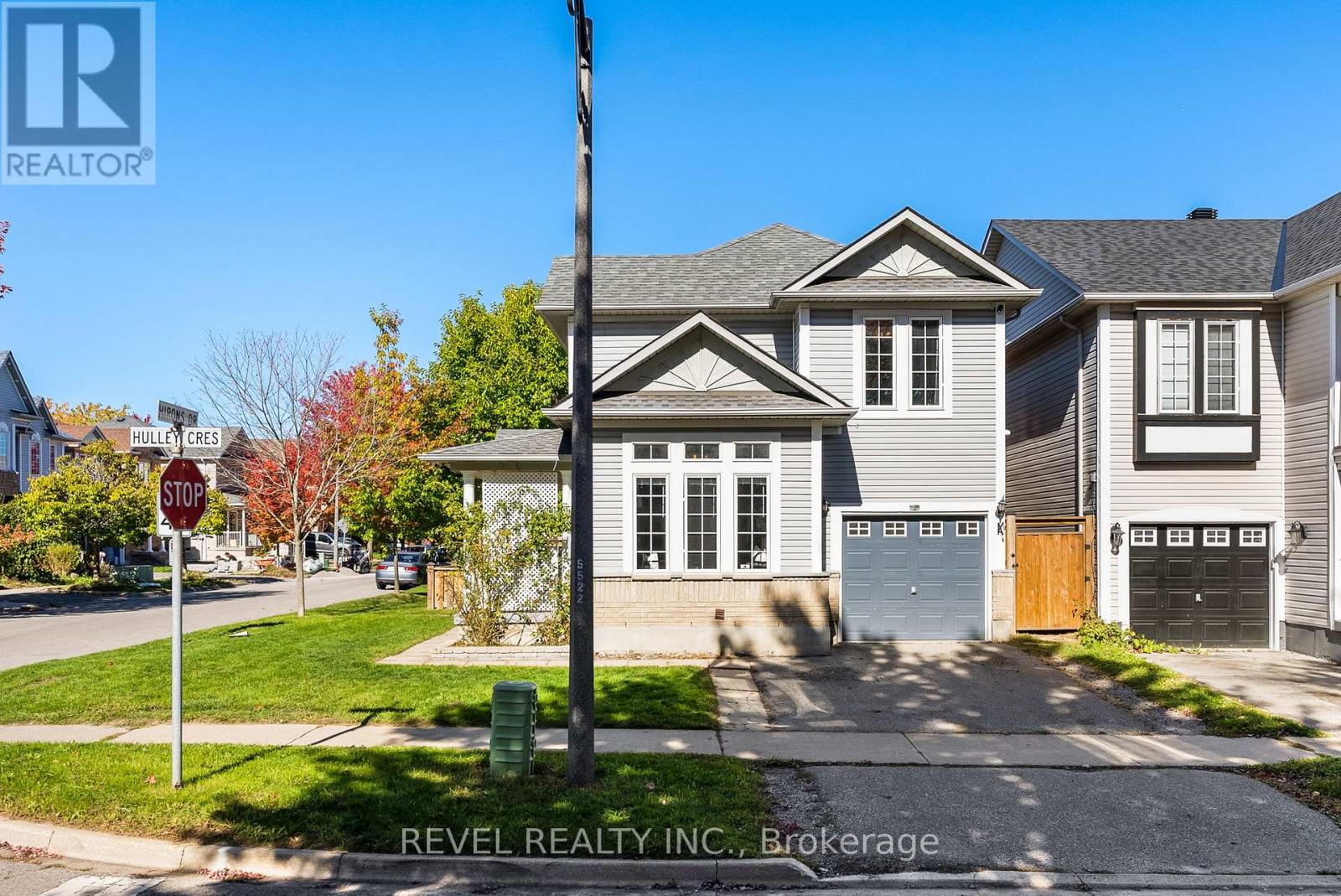 17 Hirons Drive, Ajax, Ontario  L1S 7N4 - Photo 4 - E12472055