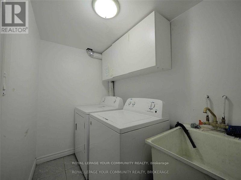69 Samson Crescent, Toronto, Ontario  M1G 1N2 - Photo 4 - E12472122