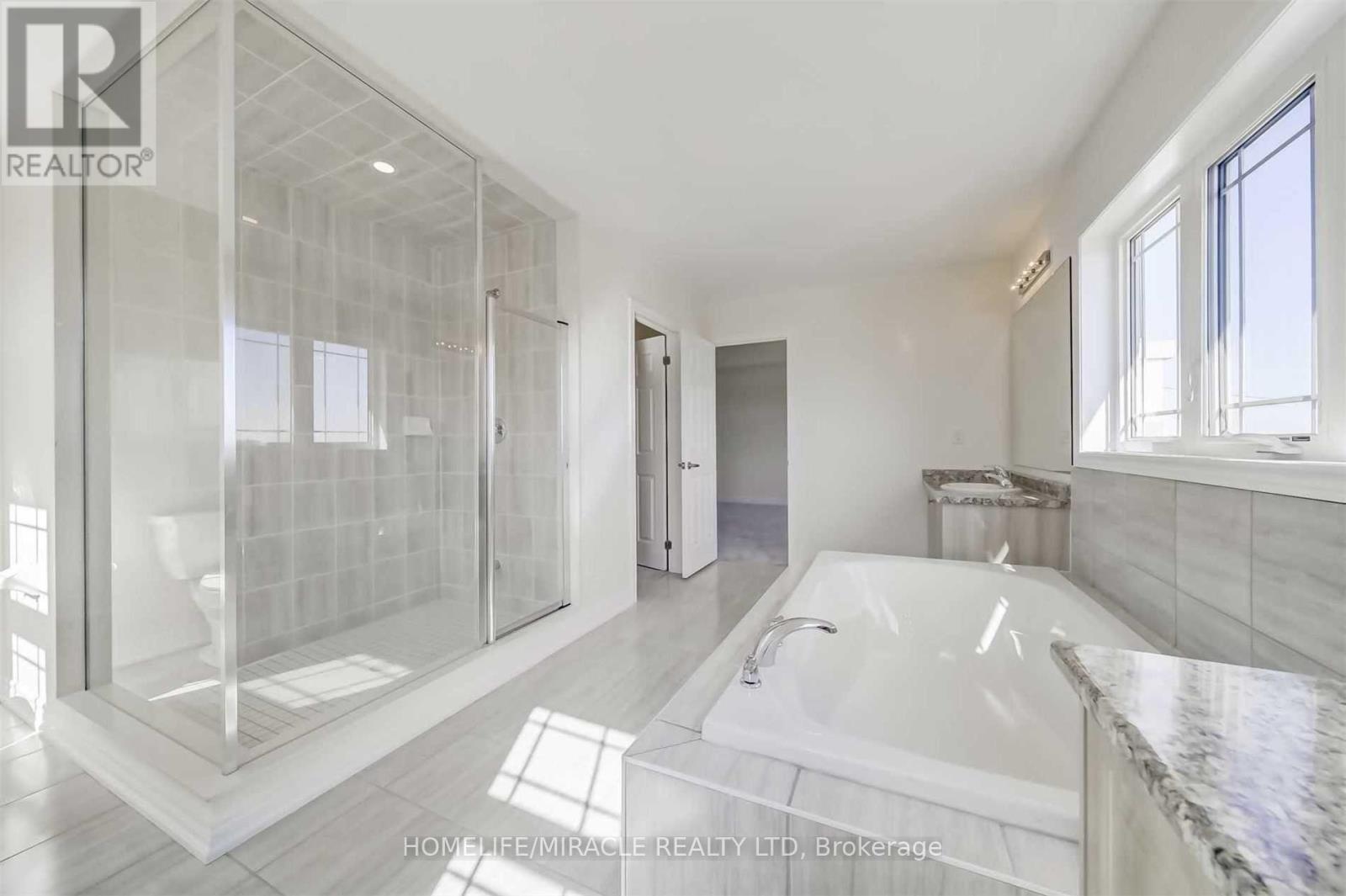 2437 Hibiscus Drive, Pickering, Ontario  L1X 0H1 - Photo 14 - E12472131