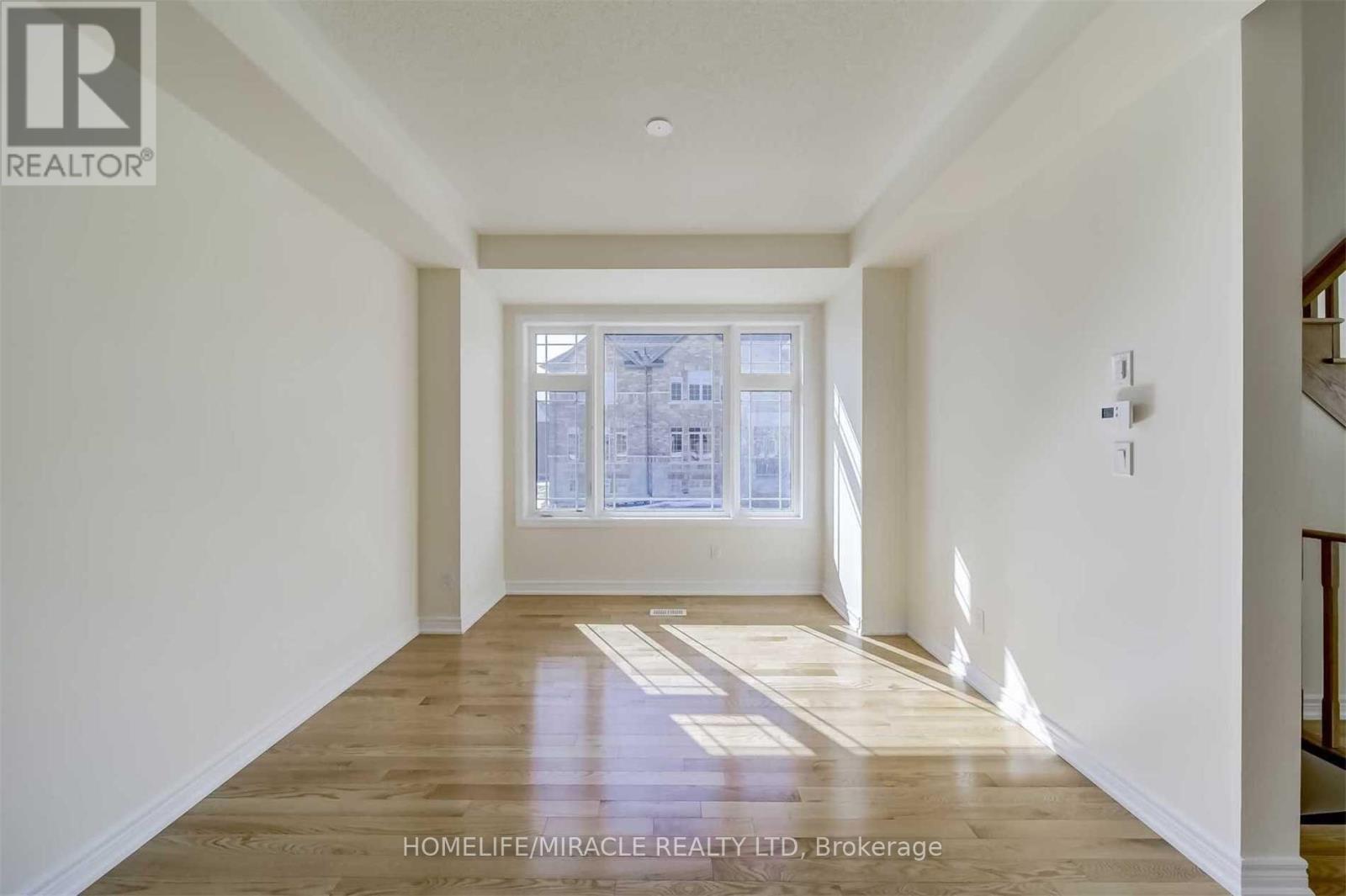 2437 Hibiscus Drive, Pickering, Ontario  L1X 0H1 - Photo 5 - E12472131