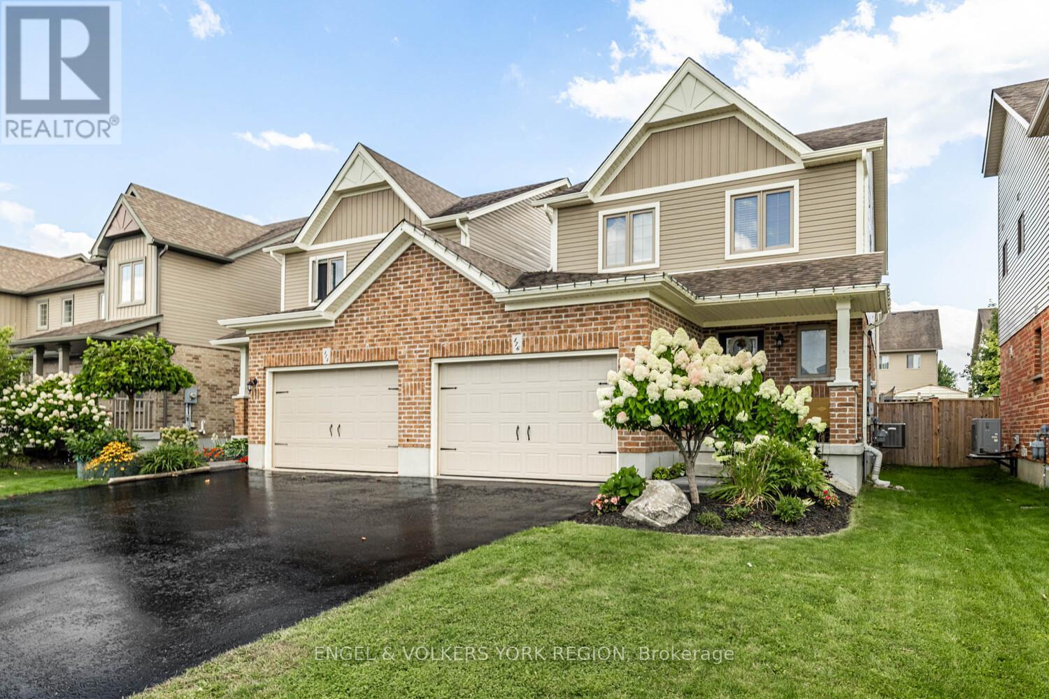 176 BANTING CRESCENT, Essa, Ontario