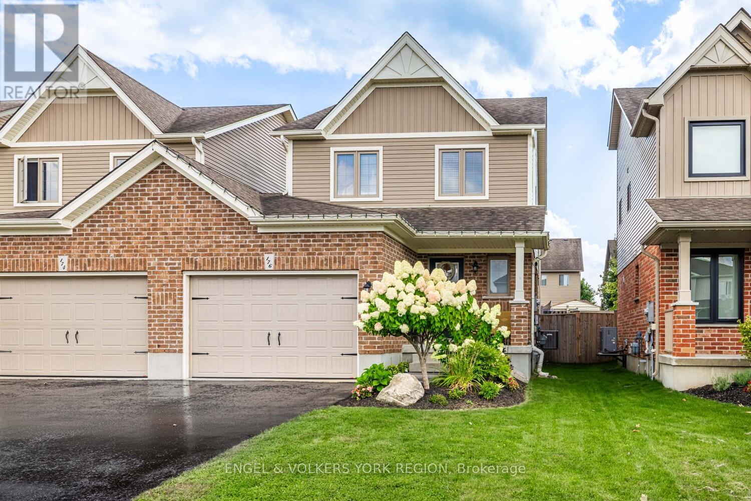 176 Banting Crescent, Essa (Angus), Ontario  L3W 0P3 - Photo 2 - N12472052